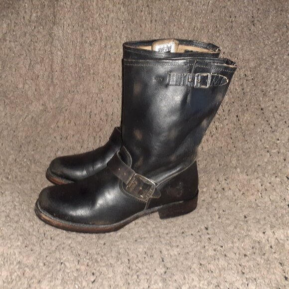 FRYE-Veronica-Short Bootie-Black Distressed Leather-Buckles-Sz 6/6.5-Excellent - Picture 2 of 9
